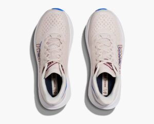 Alternative view of Femme Mach 6 - stucco / grout